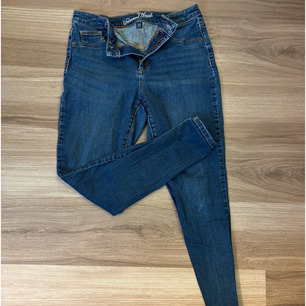 Universal Thread Jeans in 6S